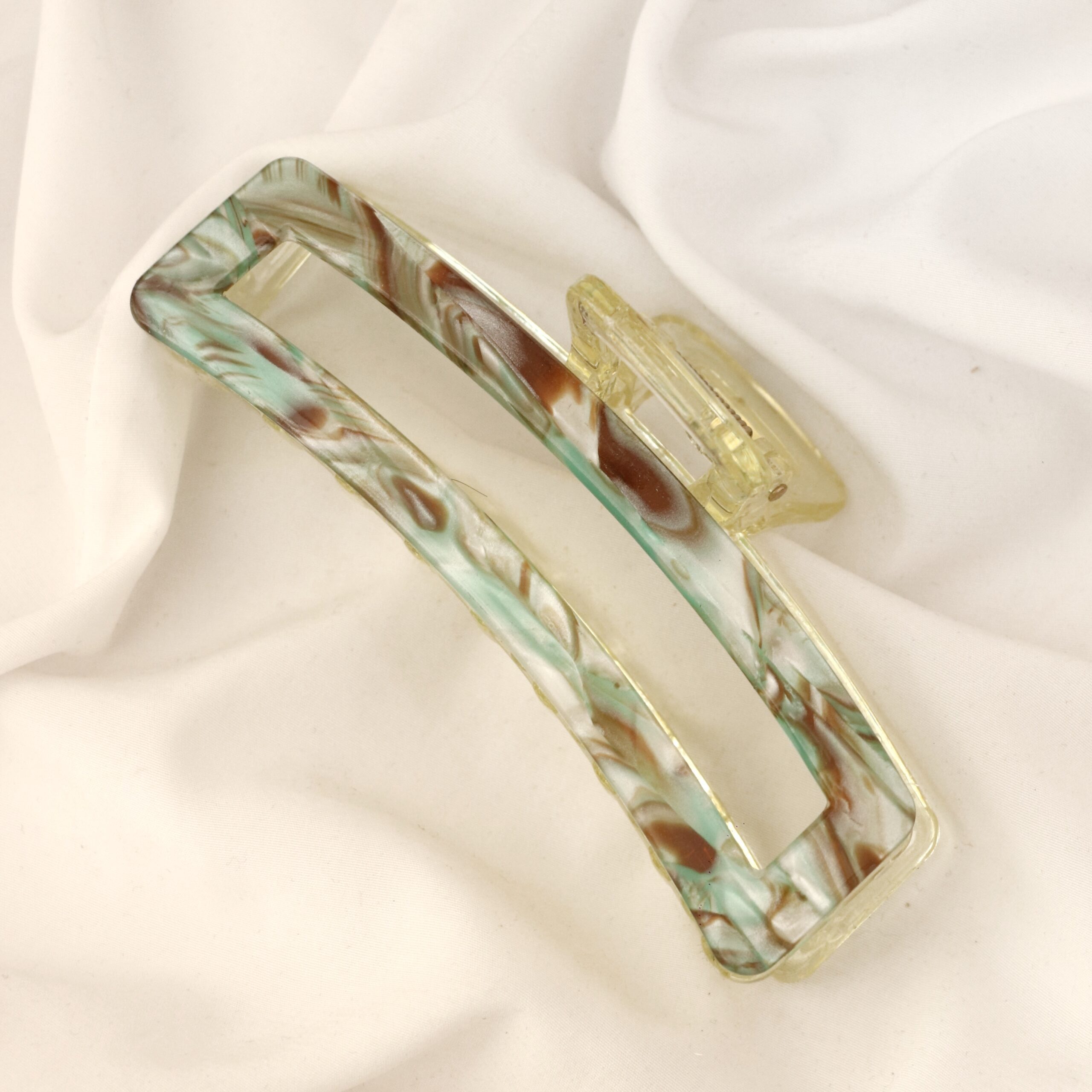 IMG_8698 گیره ۰۷۰ - Image 1