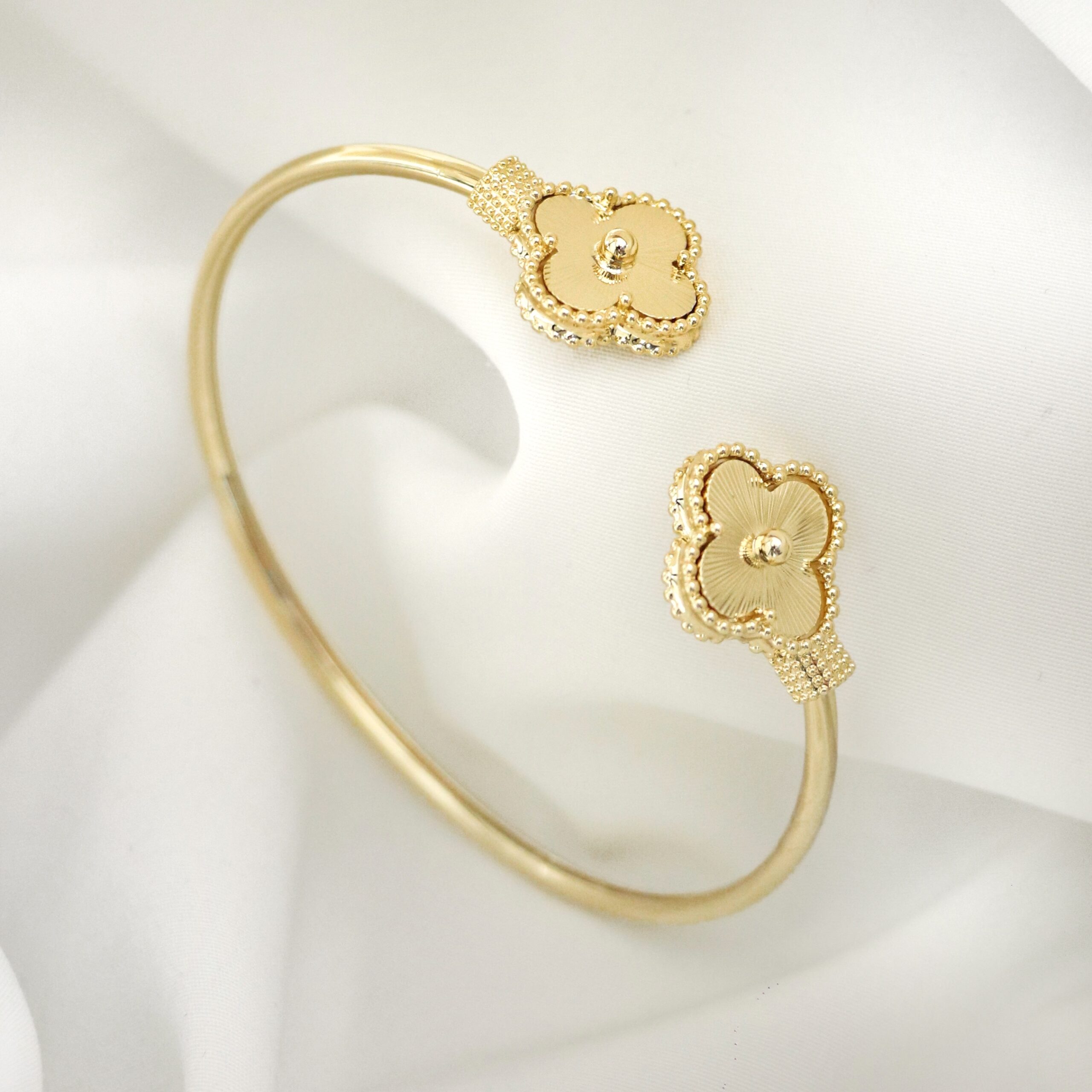 ۲۰۲۵۰۷۱۹۲۰۱۹۳۸_IMG_9762 دستبند ونکلیف 9 - Image 1