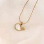 گردنبند وال