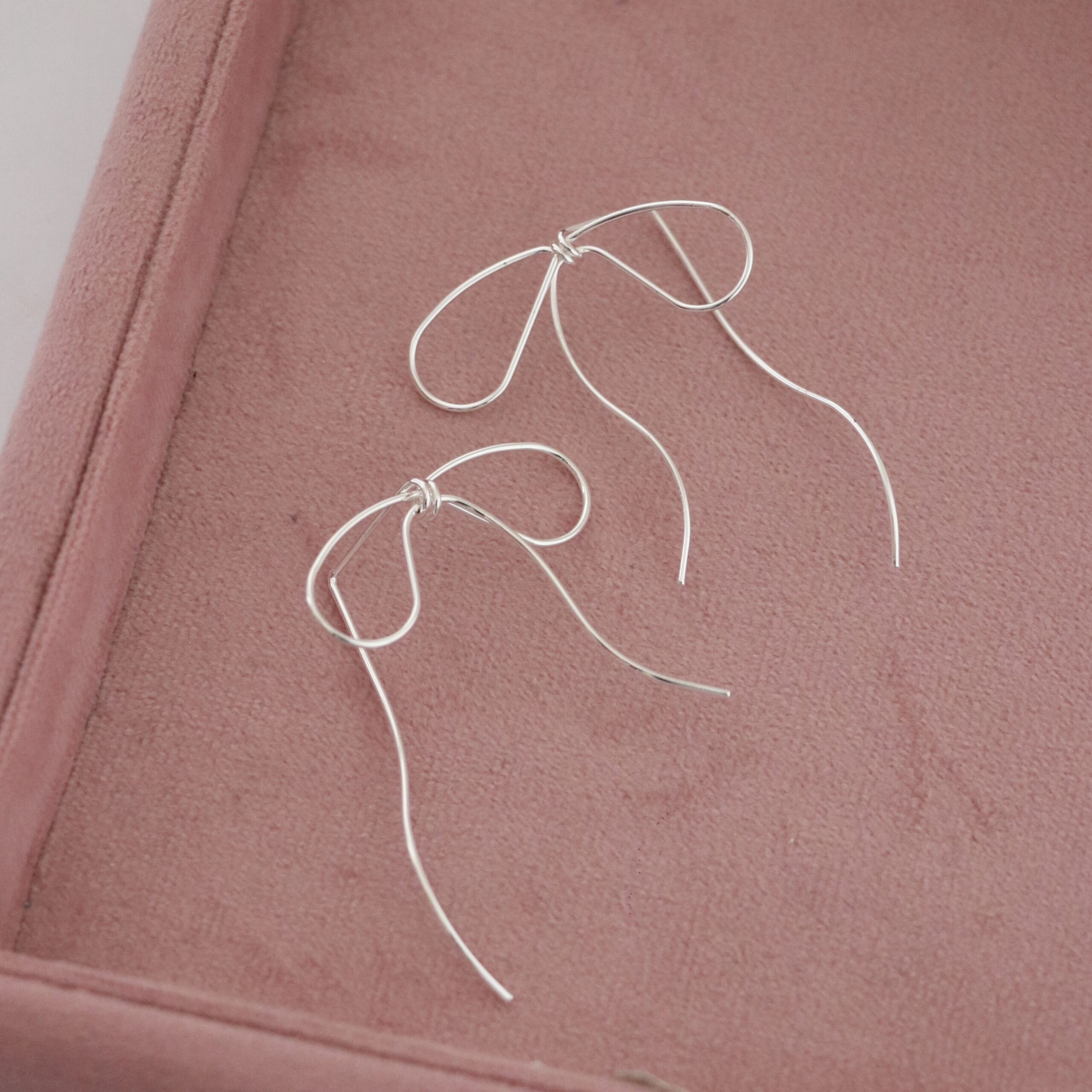 ۲۰۲۵۰۹۱۹۱۸۲۲۰۶_IMG_0424 گوشواره پاپیون سیلور - Image 1