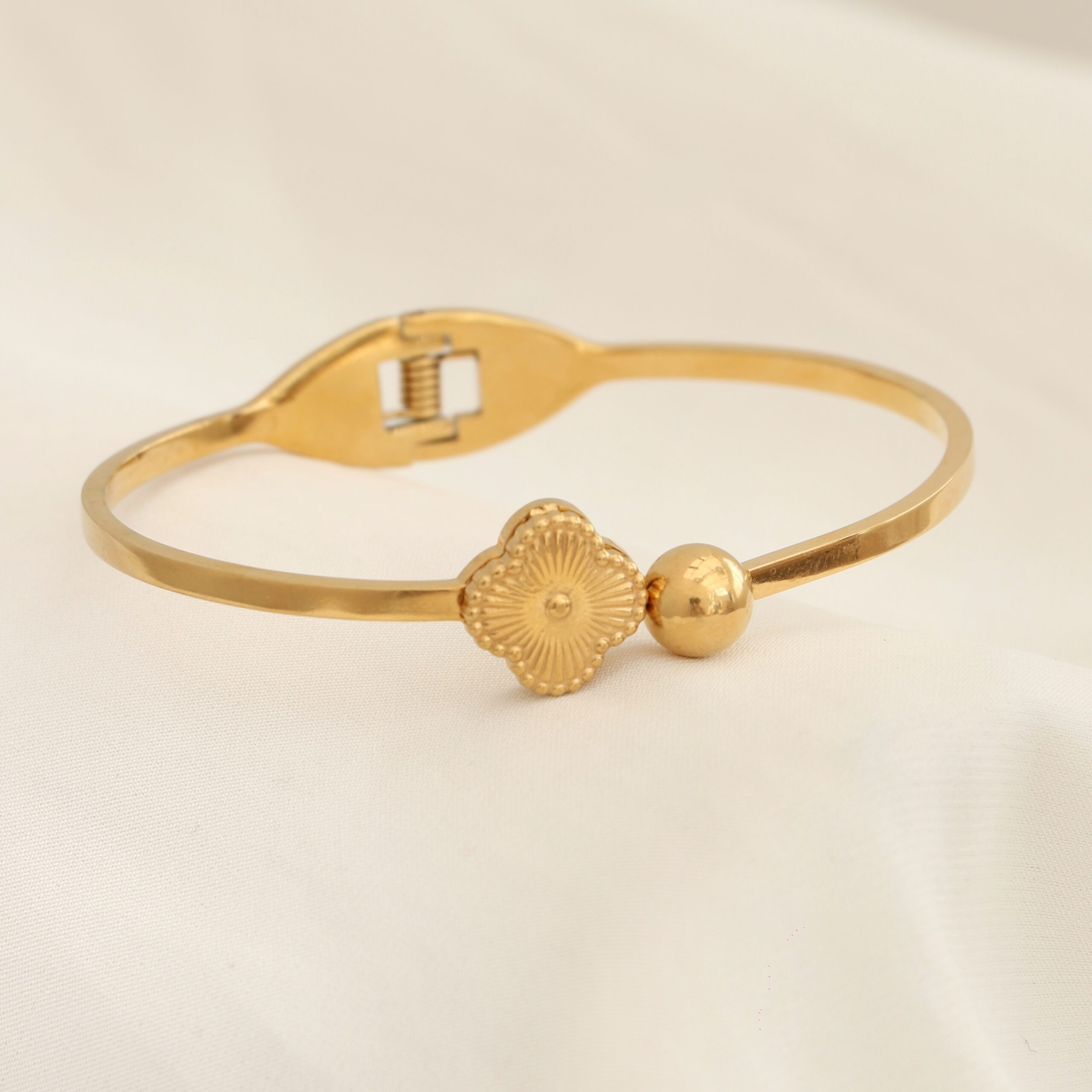 IMG_0220 دستبند ونکلیف گوی - Image 1