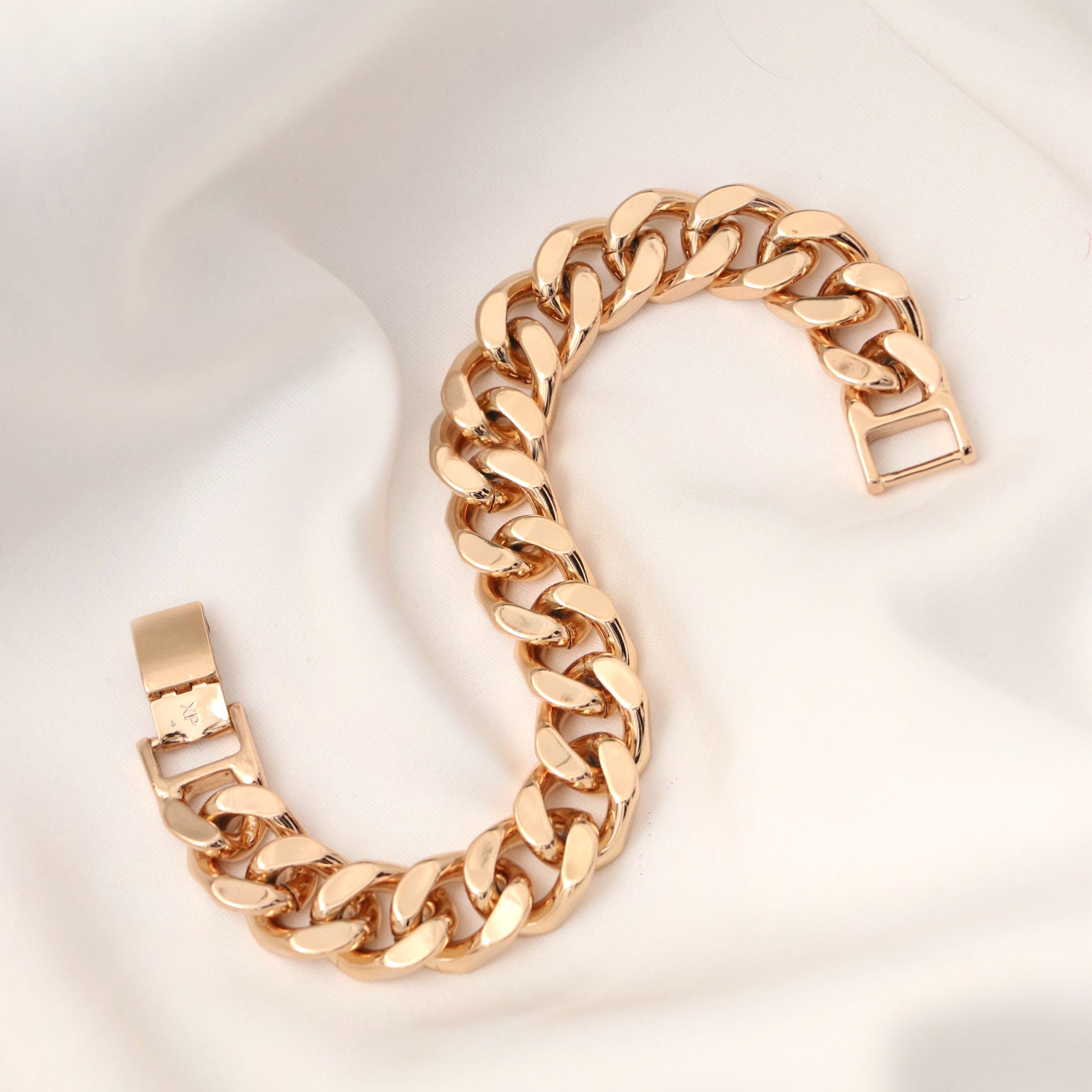 E2E76F4D-73BA-48EE-BB25-1A1B4C92D8EF دستبند لخت ژوپینگ 18 - Image 1