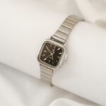 ساعت فلورا صفحه مشکی