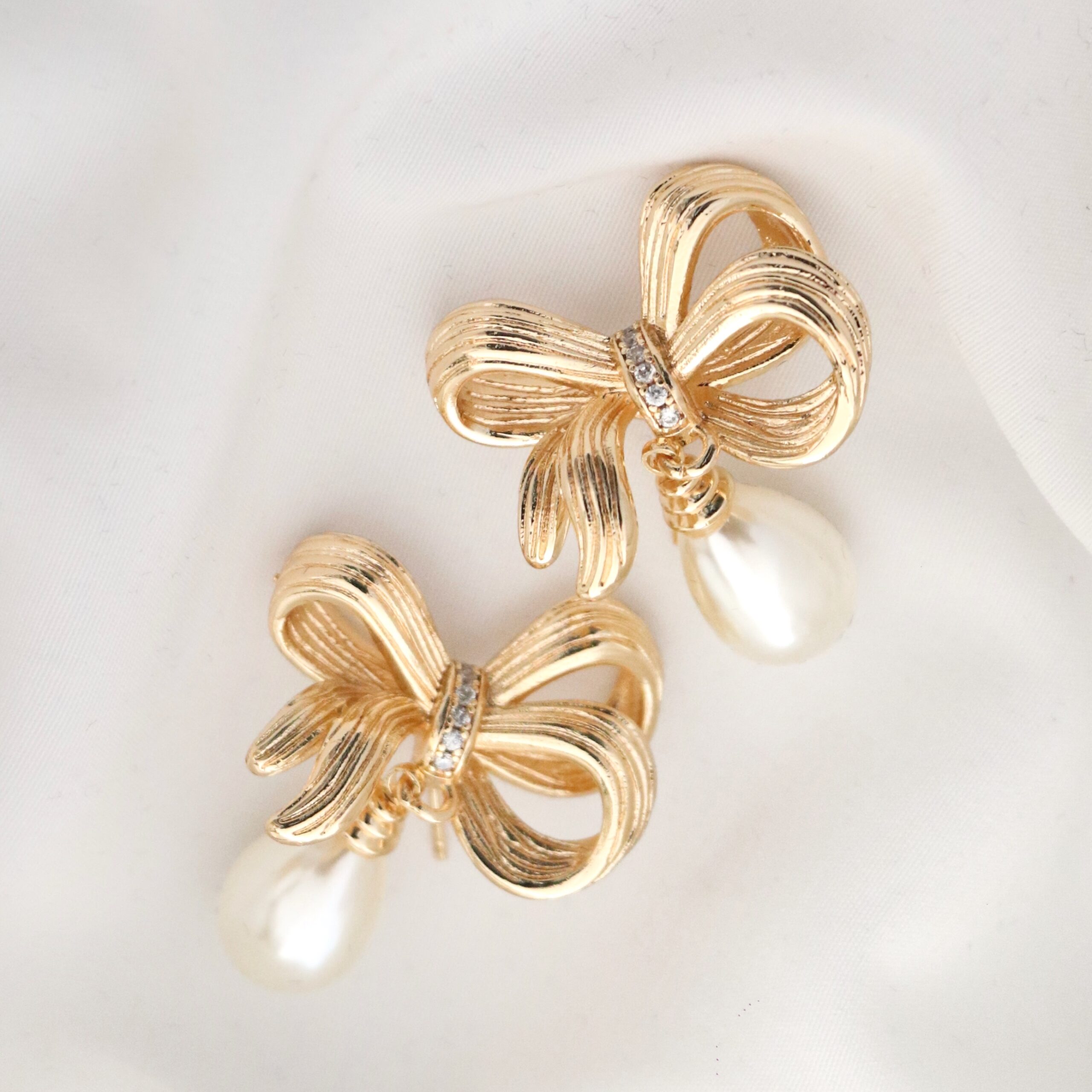 IMG_8051 گوشواره پاپیون 3 - Image 1