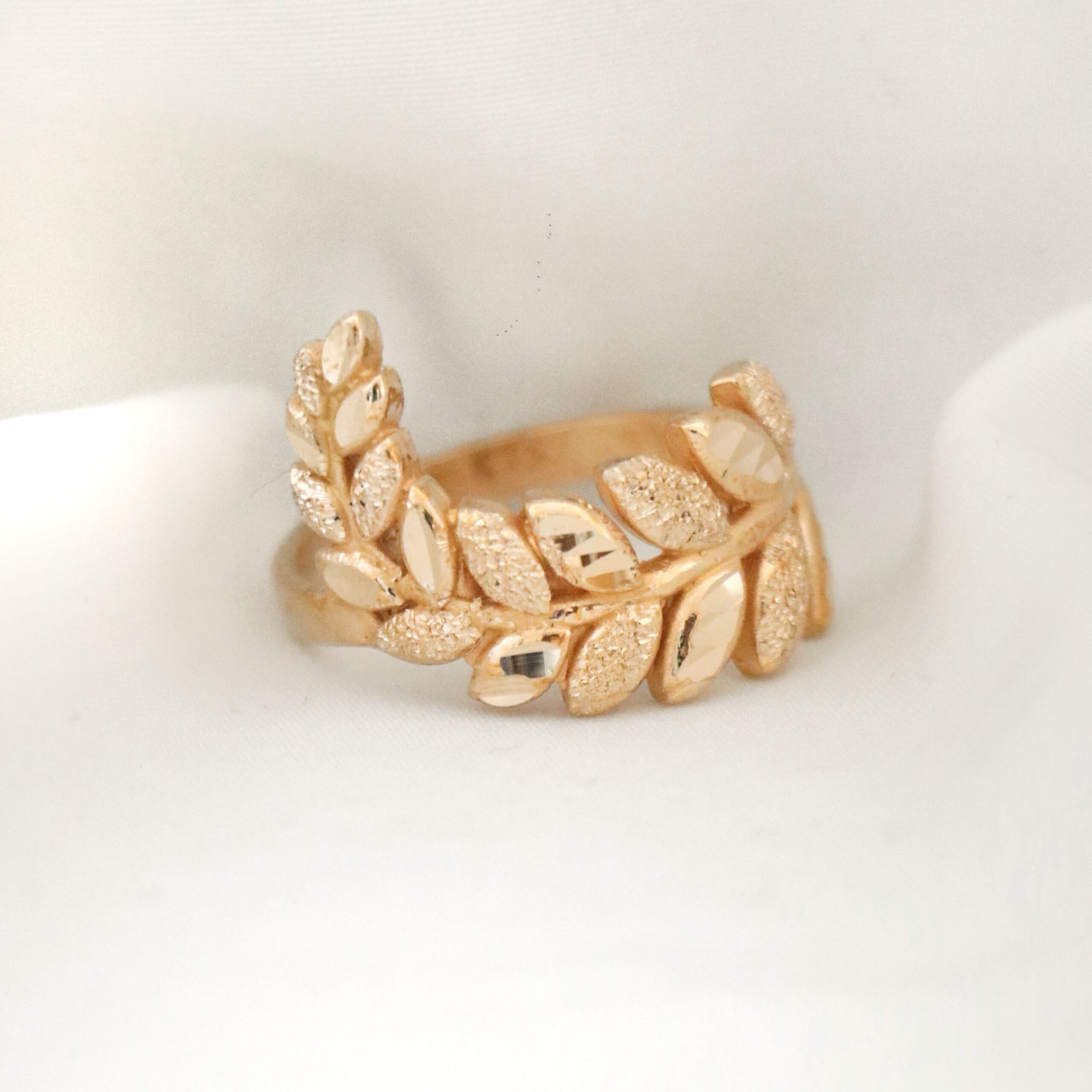 20250515163603_IMG_9178 انگشتر طلاروس 37 - Image 1