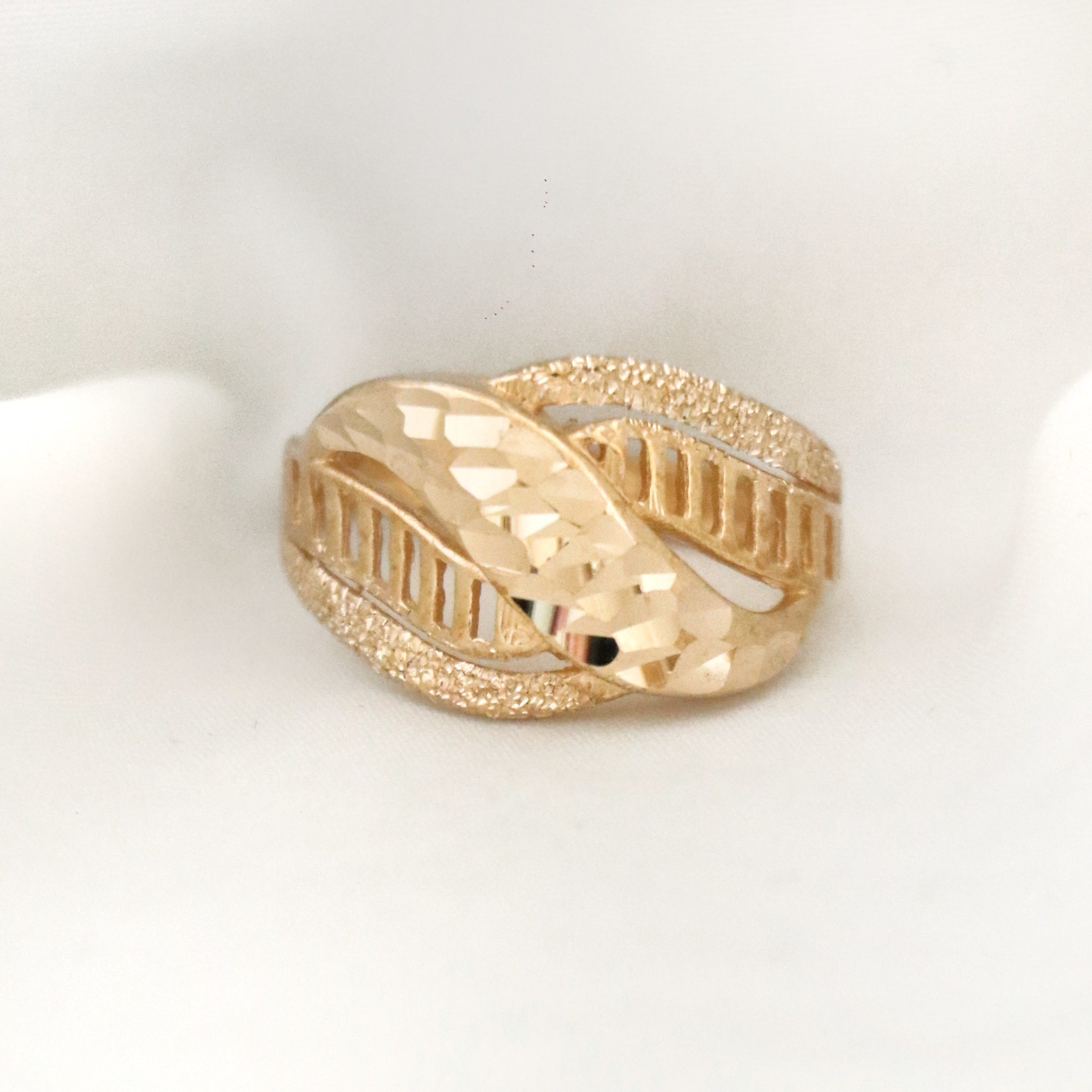 20250515163643_IMG_9182 انگشتر طلاروس 41 - Image 1